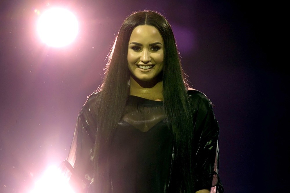 Demi Lovato;<br>Demi Lovato Performing at The SSE Hydro
