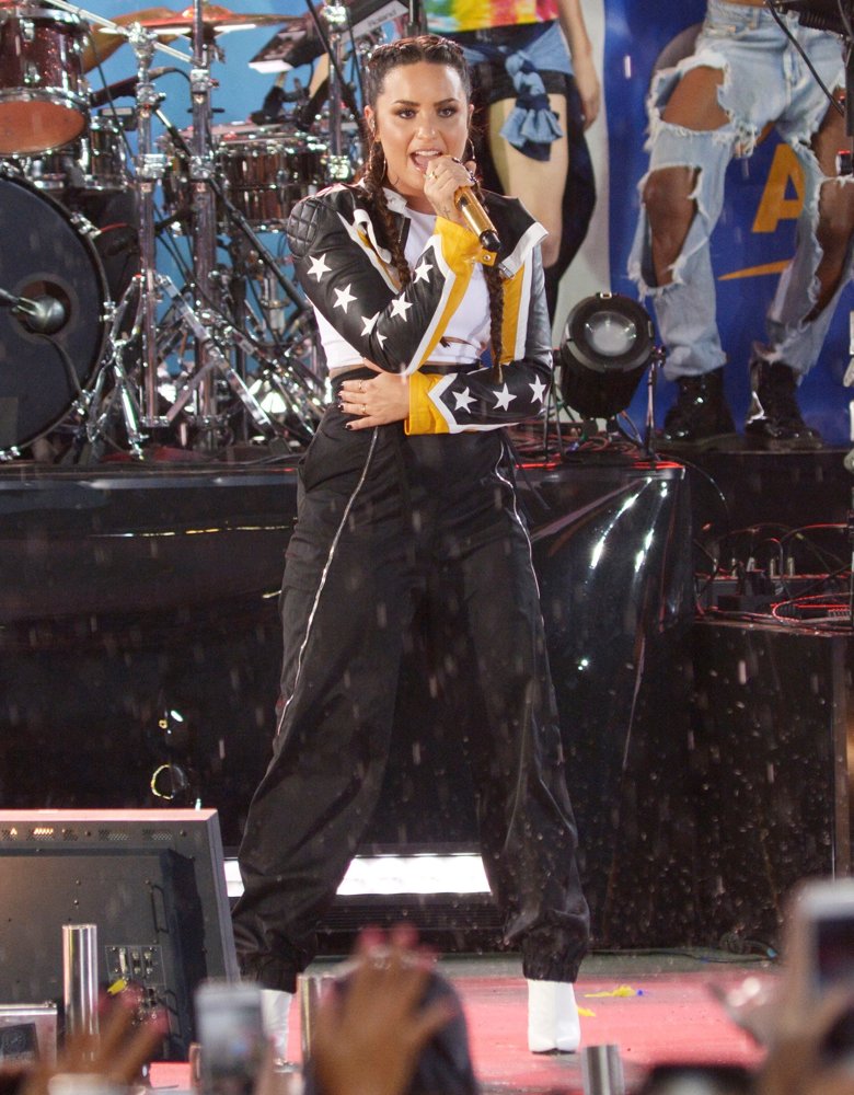 Demi Lovato Performing Live on ABC's Good Morning America