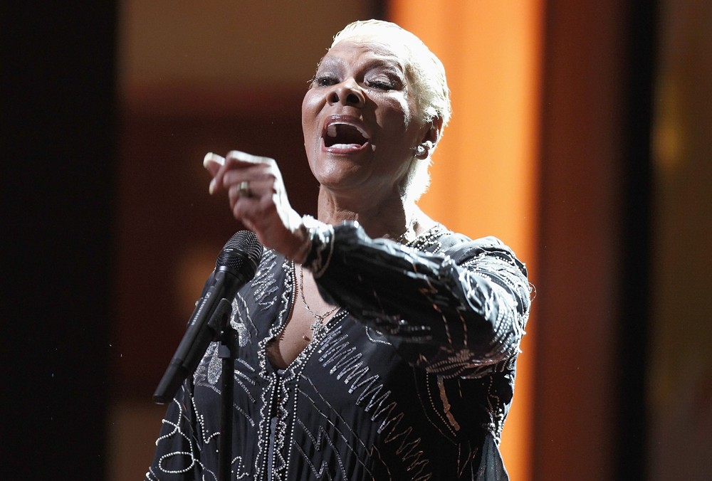 Dionne Warwick;<br>The 47th Annual Goldene Kamera (Golden Camera) Awards - Inside