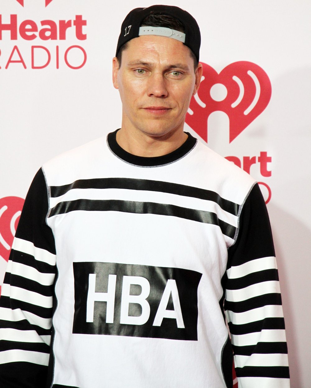DJ Tiesto Picture 1 - DJ Tiesto Performs and Signs Copies of His CD 'In ...