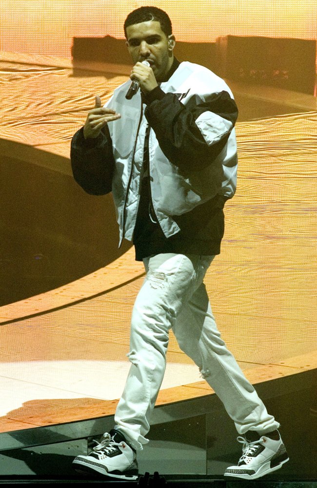 Drake Performs Live as Part of His Would You Like A Tour?
