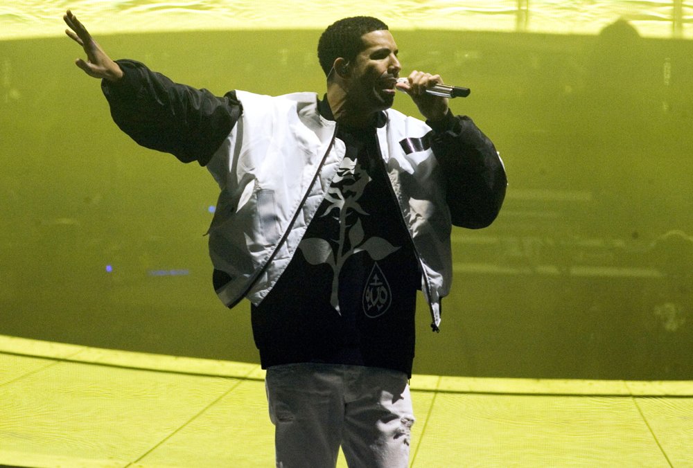 Drake Performs Live as Part of His Would You Like A Tour?