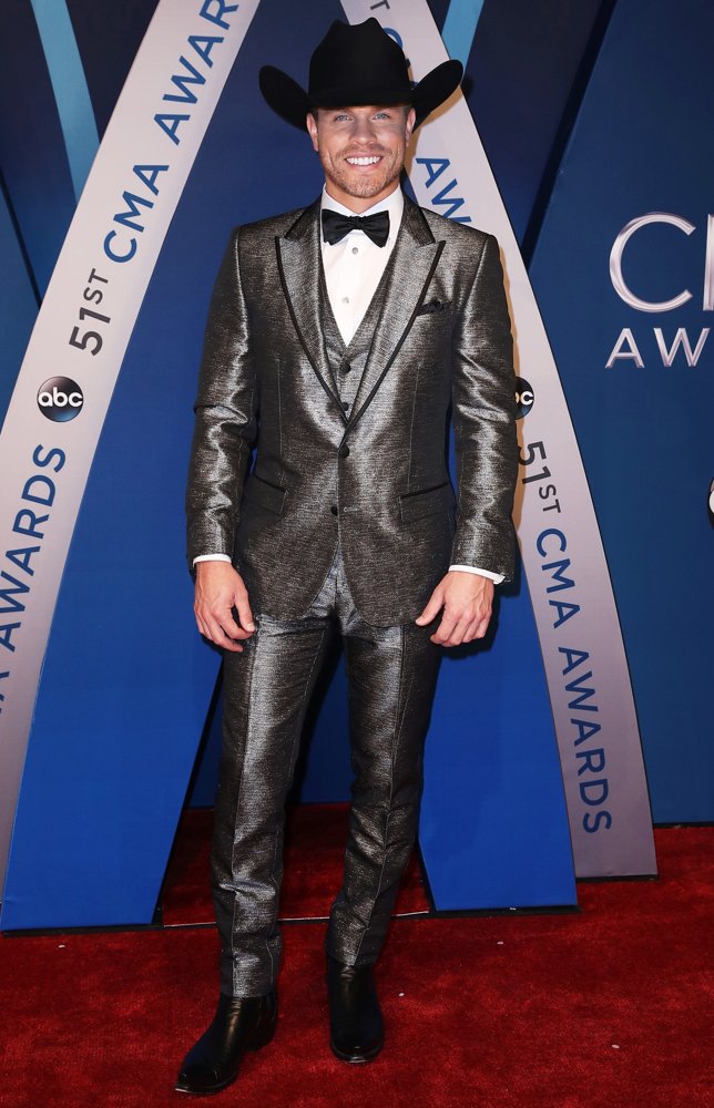 Dustin Lynch Pictures, Latest News, Videos.