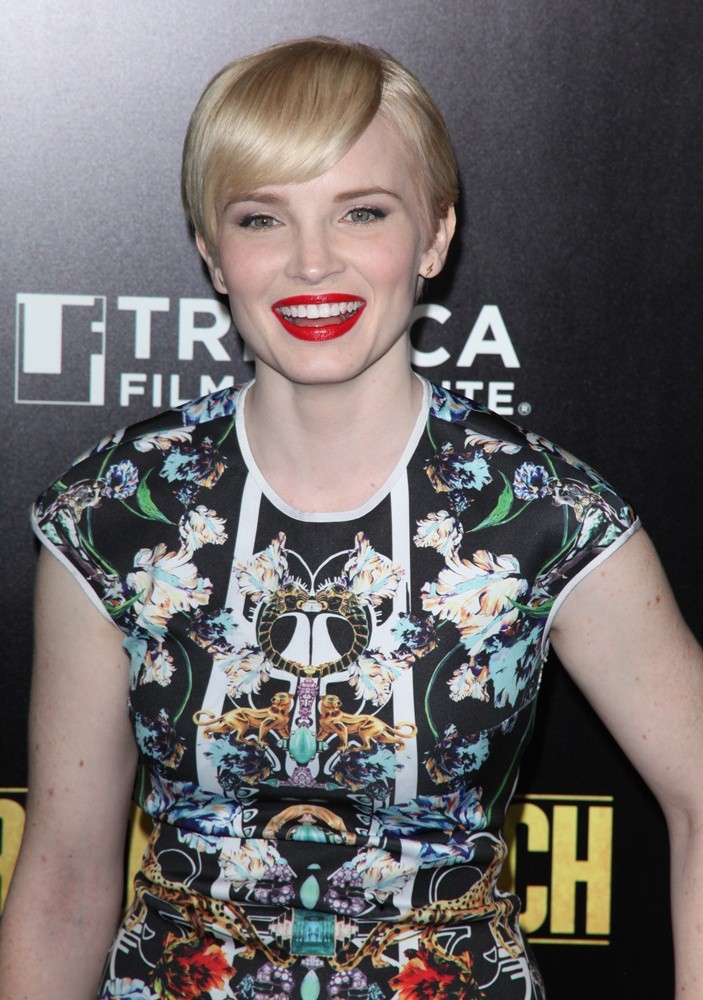 Elizabeth Olin;<br>Grudge Match New York Screening - Red Carpet Arrivals