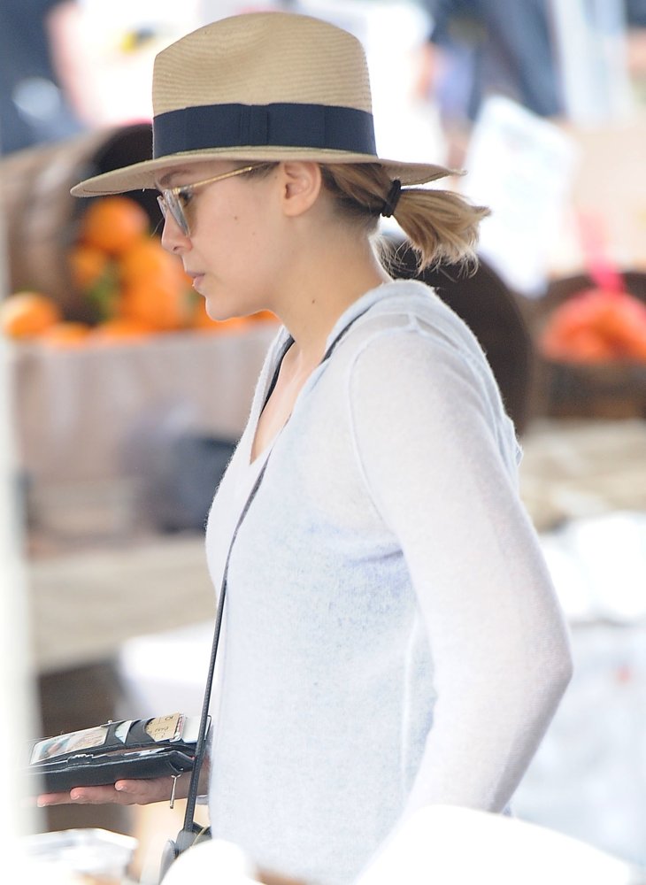 Elizabeth Olsen at The Farmers Market