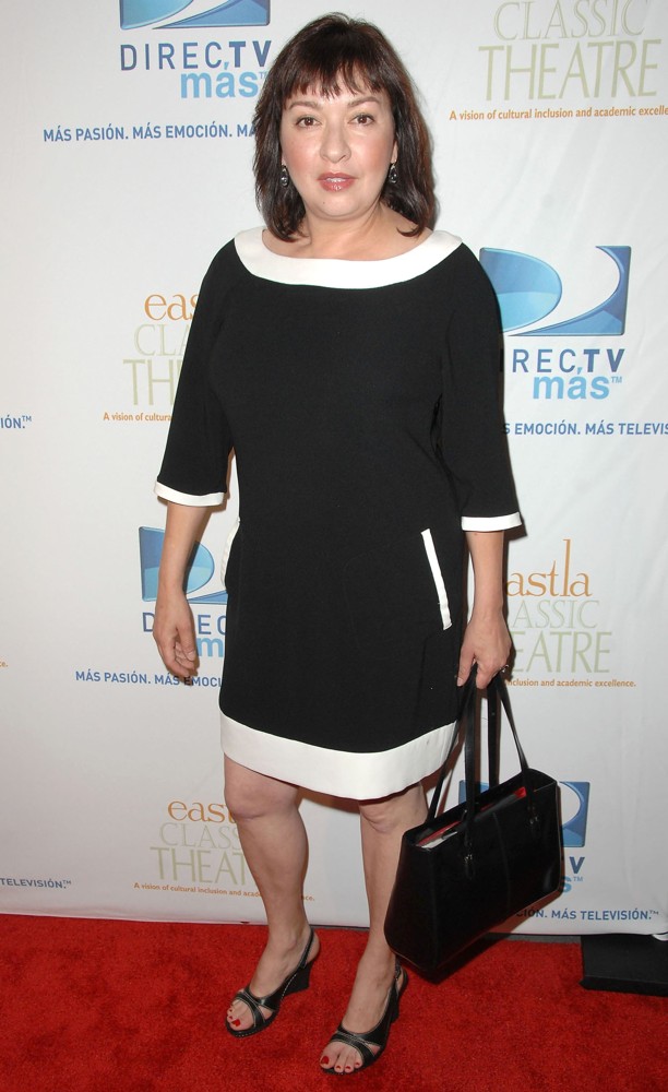 Elizabeth Pena;<br>To Be or Not To Be... Carlos Mencia