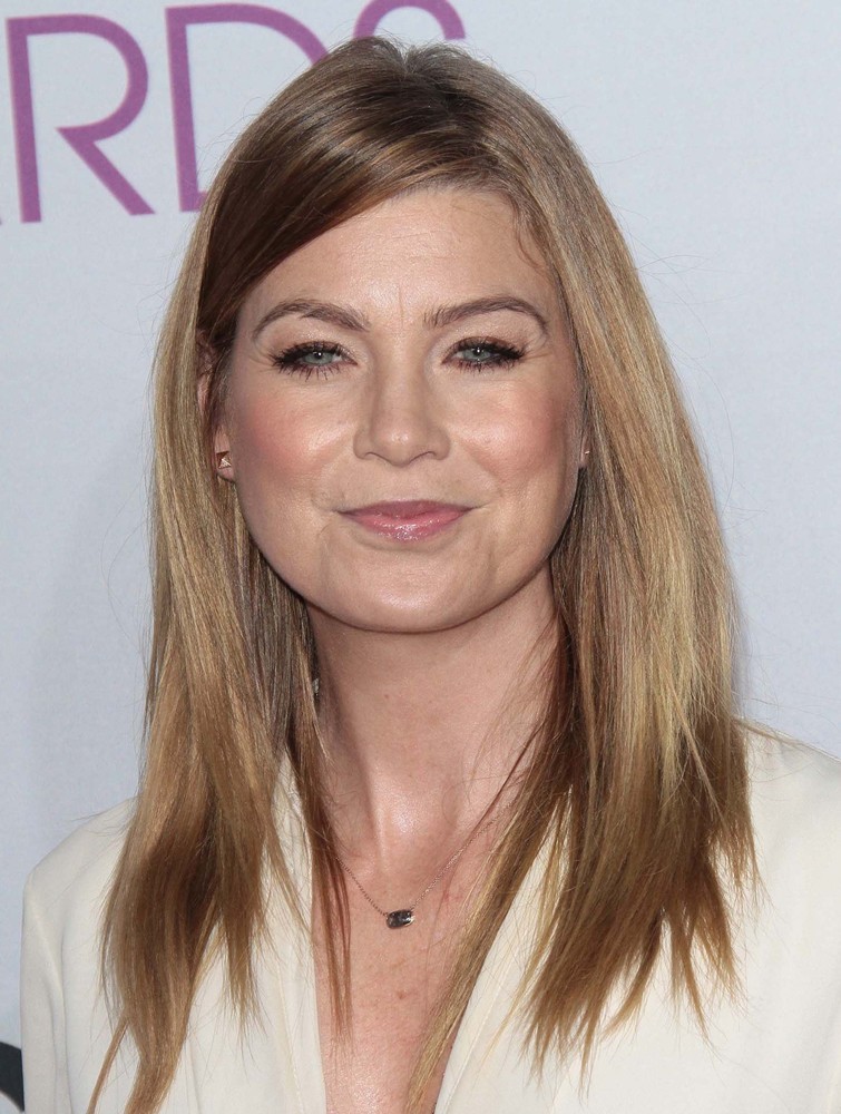 Ellen Pompeo;<br>People's Choice Awards 2013 - Red Carpet Arrivals