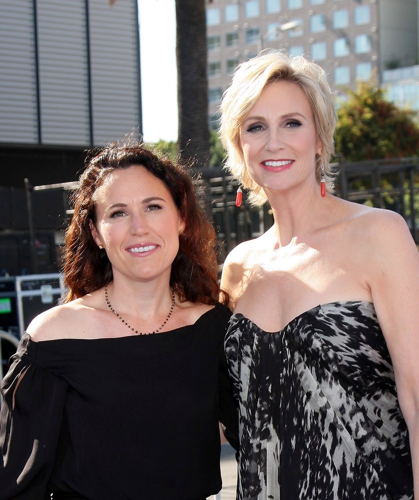 Lara Embry;Jane Lynch;<br>2011 Do Something Awards - Arrivals