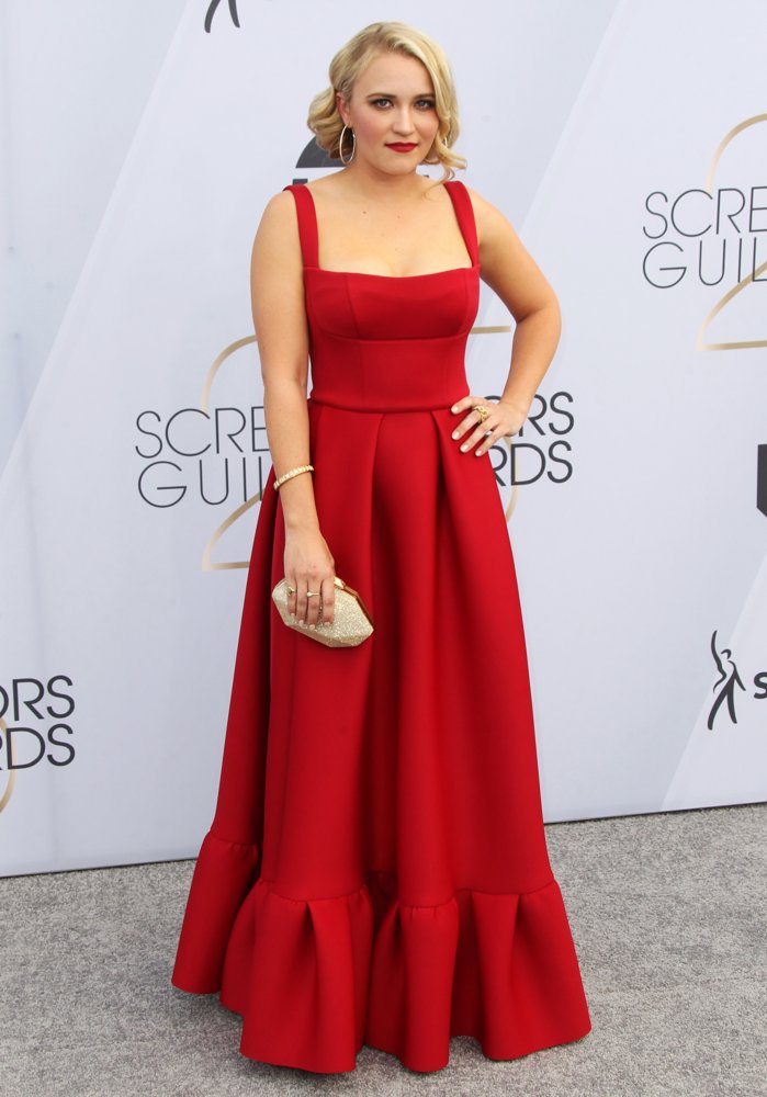 Emily Osment Pictures, Latest News, Videos.