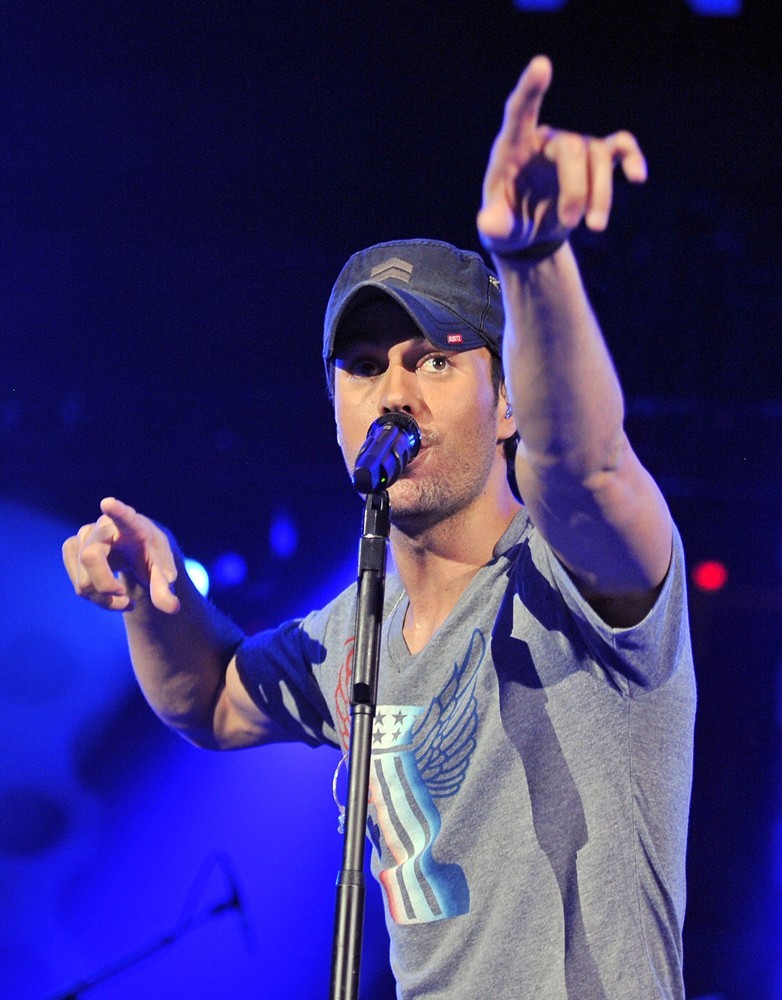 Enrique Iglesias;<br>B96 Sobe Lifewater Jingle Bash
