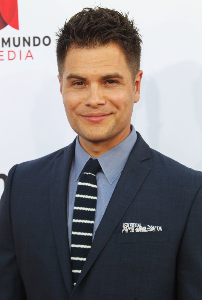 Erik Valdez;<br>2014 NCLR ALMA Awards - Arrivals