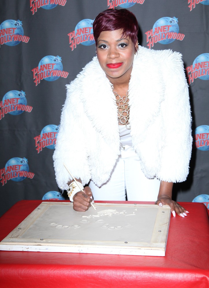 Fantasia Barrino;<br>Fantasia Barrino Promotes Her Album Side Effects of You with A Hand Print Ceremony