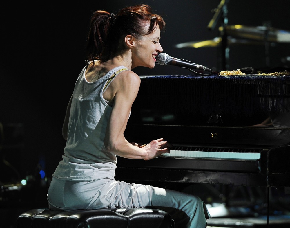 Fiona Apple Picture 28 Fiona Apple Performs During Her Every Single