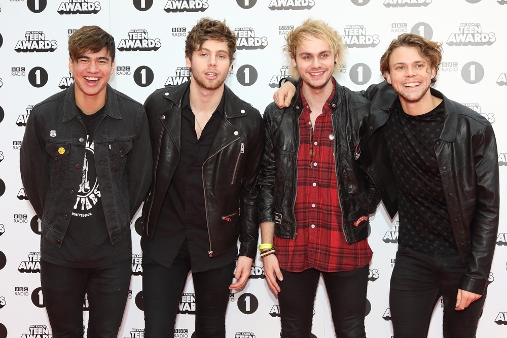 5-seconds-of-summer Picture 1 - BBC Radio 1 Teen Awards 2015 - Arrivals