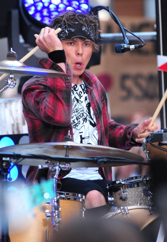 5 Seconds of Summer Perform Live on The Today Show