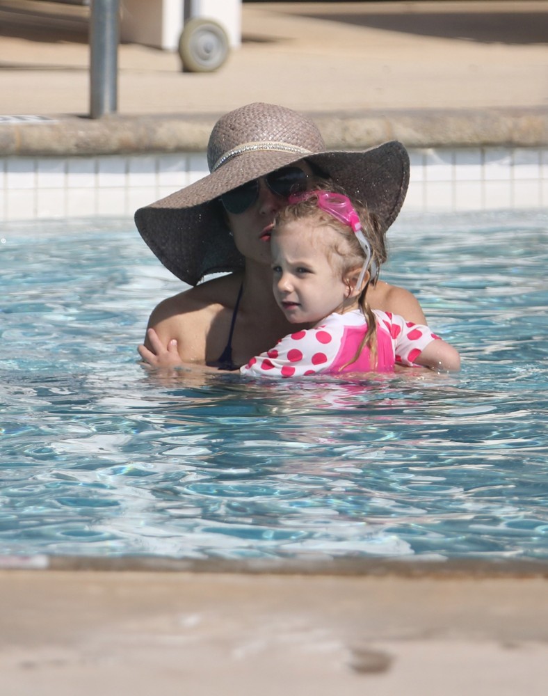 Bethenny Frankel;Bryn Hoppy;<br>Bethenny Frankel and Bryn Hoppy Enjoy A Weekend Holiday