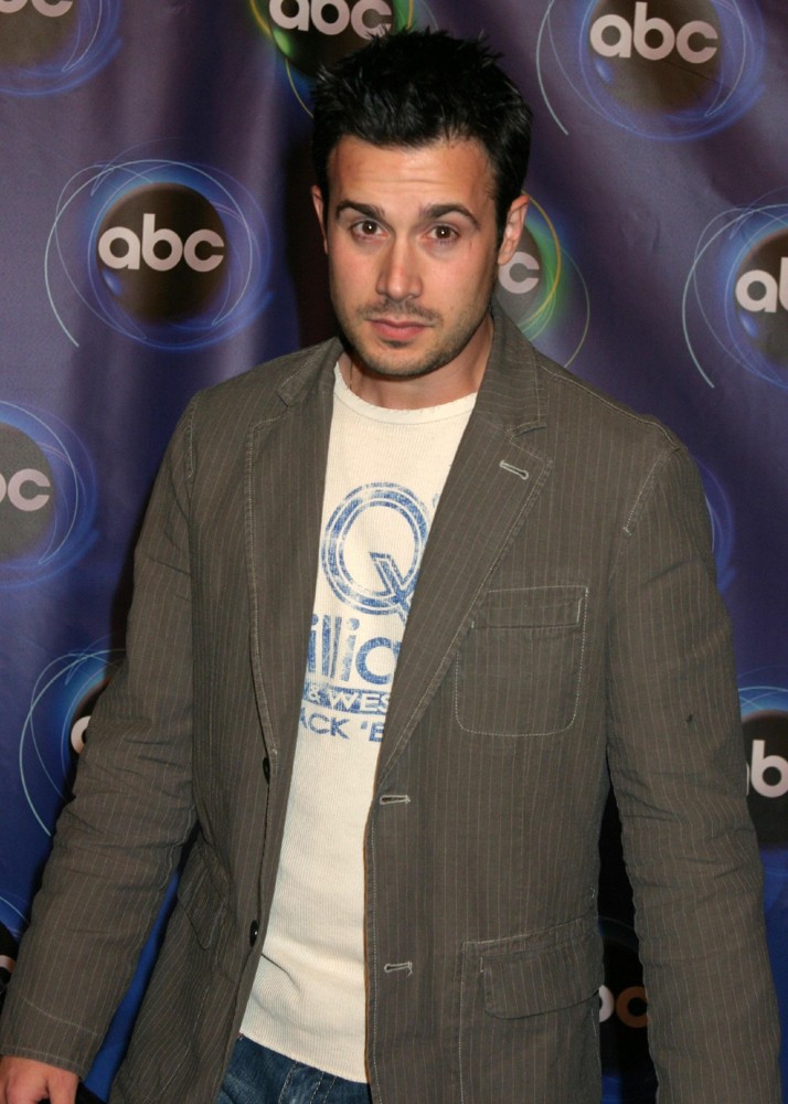 Freddie Prinze Jr.;<br>ABC TV TCA Party - Arrivals
