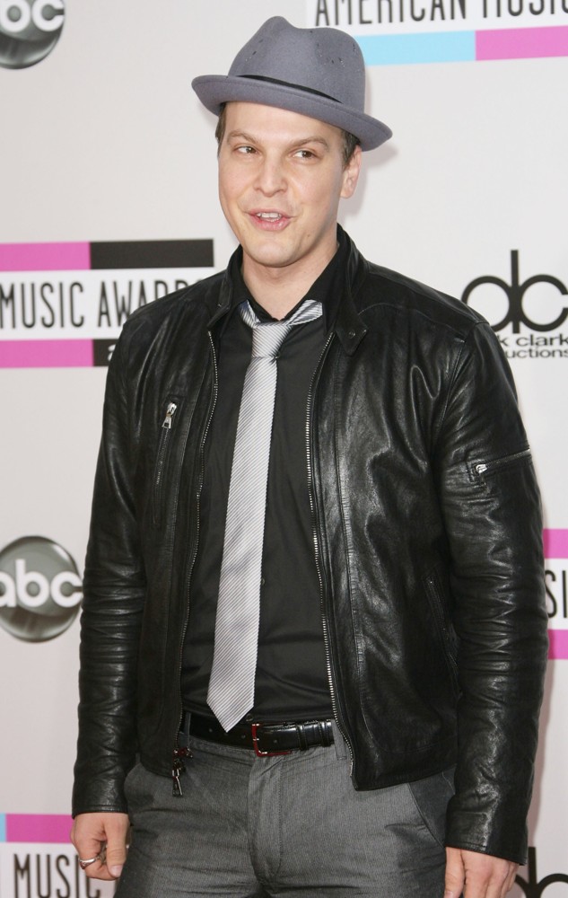 Gavin DeGraw;<br>2011 American Music Awards - Arrivals