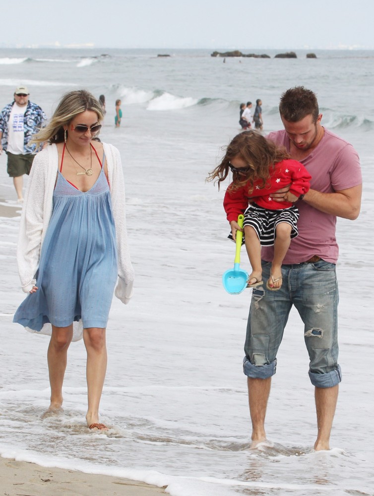 Dominique Geisendorff;Everleigh Ray Gigandet;Cam Gigandet;<br>Cam Gigandet and Dominique Geisendorff Walk with Everleigh Ray Gigandet on The Beach