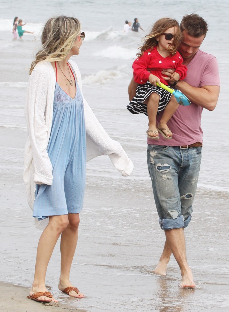 Dominique Geisendorff;Everleigh Ray Gigandet;Cam Gigandet;<br>Cam Gigandet and Dominique Geisendorff Walk with Everleigh Ray Gigandet on The Beach