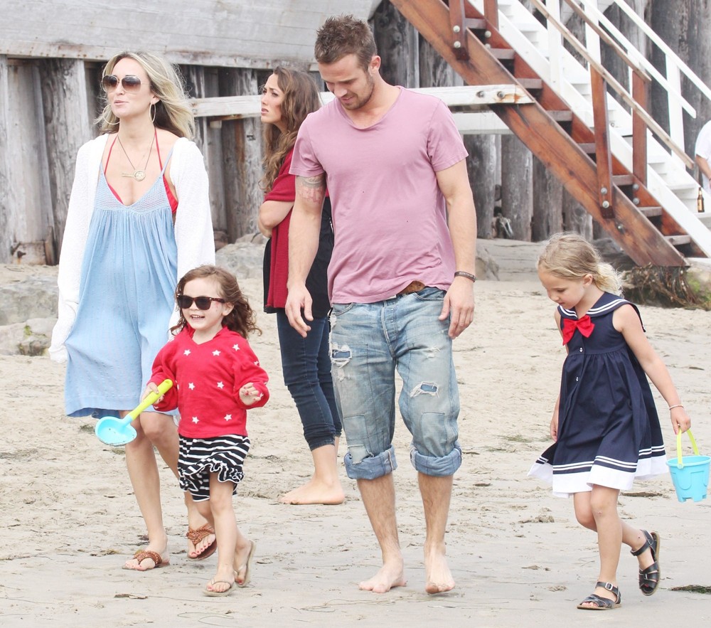 Dominique Geisendorff;Everleigh Ray Gigandet;Cam Gigandet;<br>Cam Gigandet and Dominique Geisendorff Walk with Everleigh Ray Gigandet on The Beach