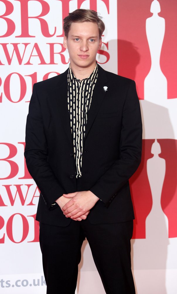 George Ezra Pictures with High Quality Photos
