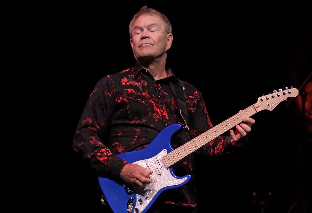 Glen Campbell;<br>Glen Campbell Performing His Good Times - The Final Farewell Tour