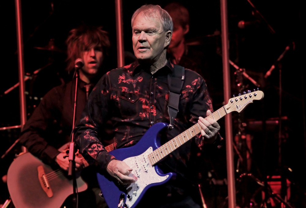 Glen Campbell;<br>Glen Campbell Performing His Good Times - The Final Farewell Tour