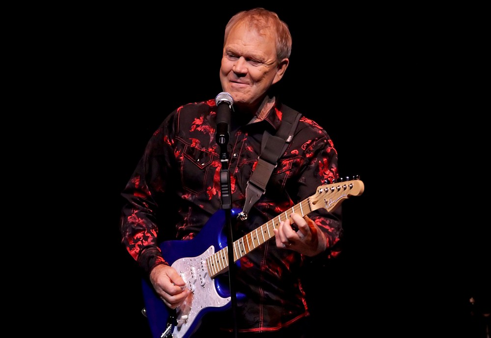 Glen Campbell;<br>Glen Campbell Performing His Good Times - The Final Farewell Tour