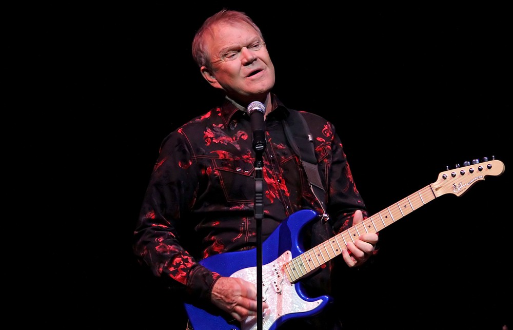 Glen Campbell;<br>Glen Campbell Performing His Good Times - The Final Farewell Tour