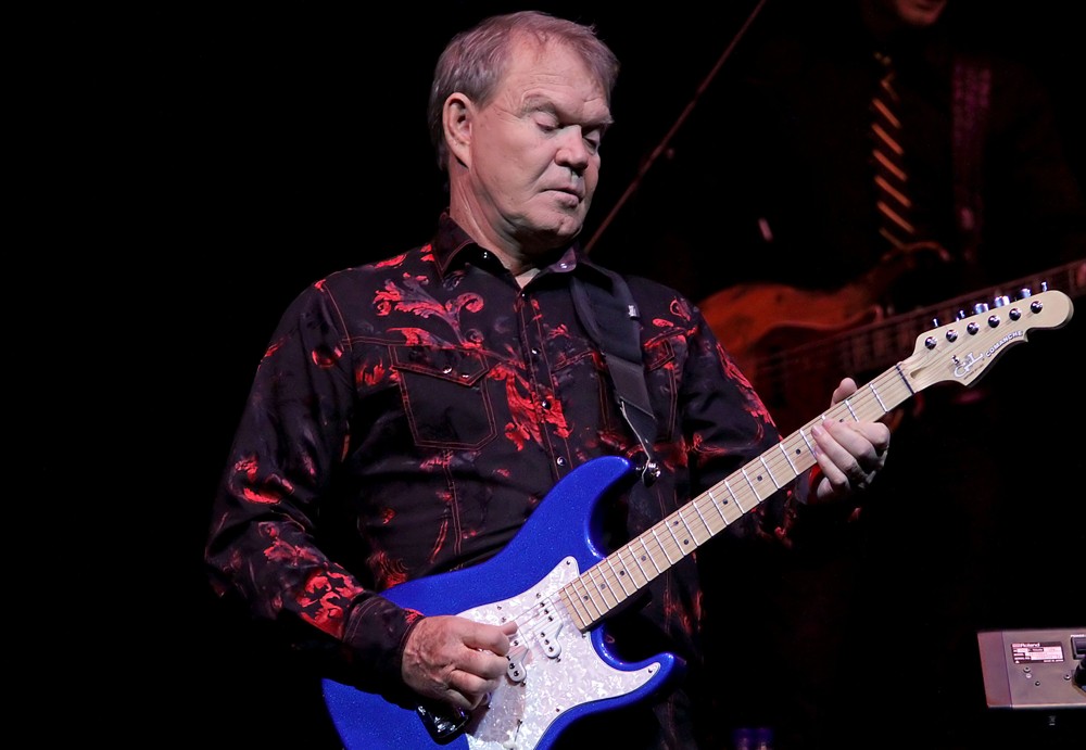 Glen Campbell;<br>Glen Campbell Performing His Good Times - The Final Farewell Tour