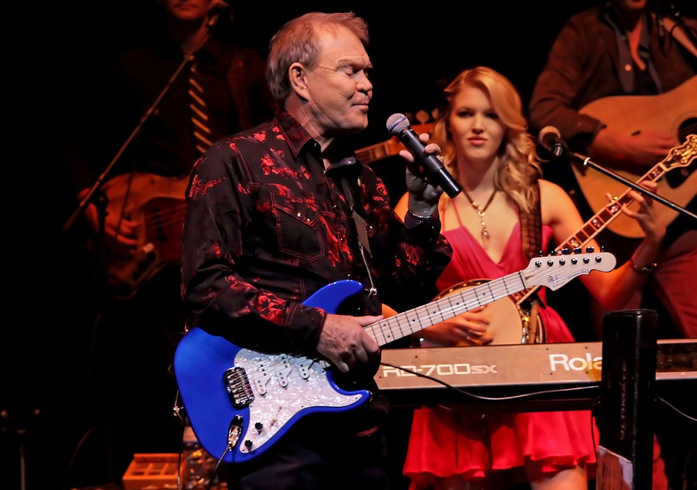 Glen Campbell;<br>Glen Campbell Performing His Good Times - The Final Farewell Tour