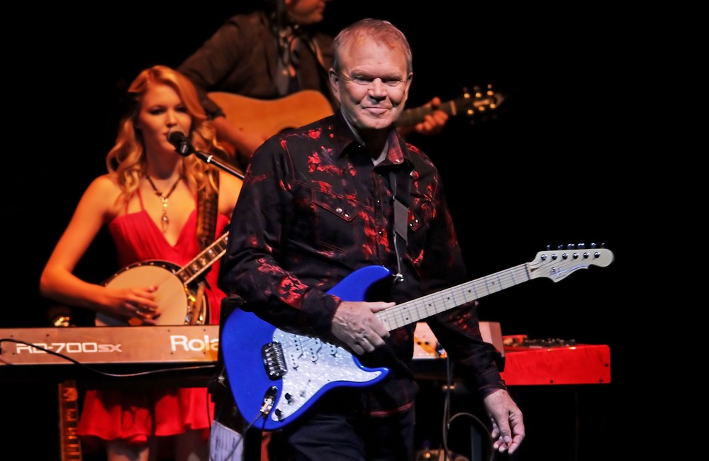 Glen Campbell;<br>Glen Campbell Performing His Good Times - The Final Farewell Tour