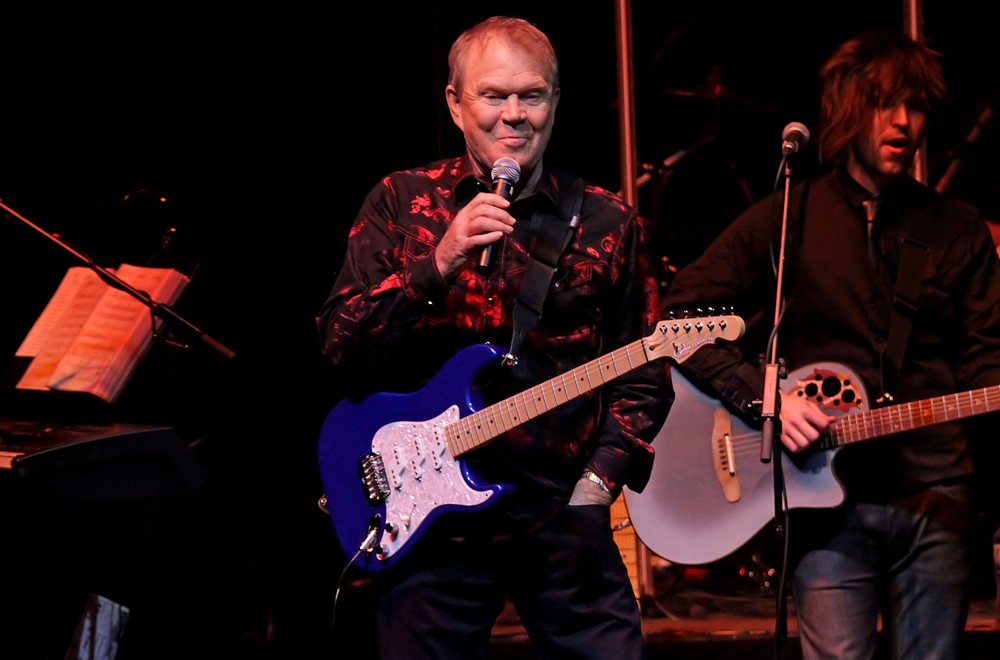 Glen Campbell;<br>Glen Campbell Performing His Good Times - The Final Farewell Tour