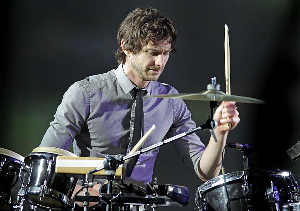 Gotye;<br>Gotye Performing