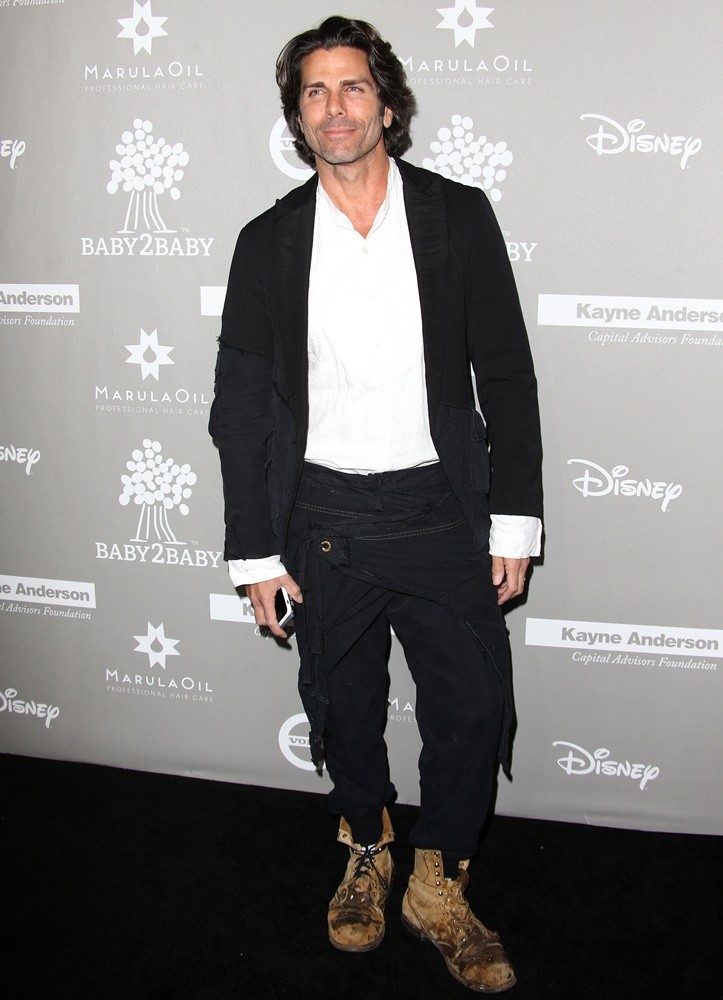 Greg Lauren;<br>2015 Baby2Baby Gala - Arrivals