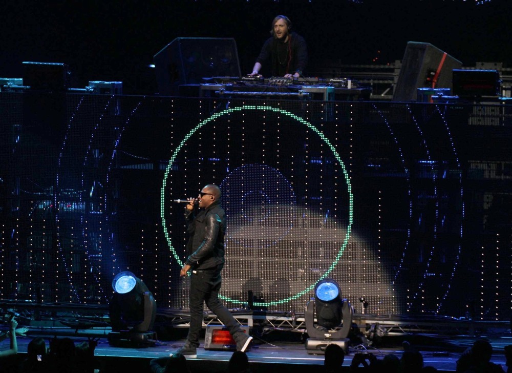 David Guetta;Taio Cruz;<br>102.7 KIIS FM's Jingle Ball 2011 - Show