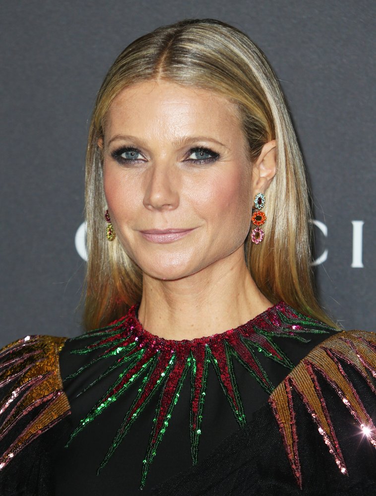 Gwyneth Paltrow Picture 253 - Gwyneth Paltrow Hosts The Paddle for Pink ...
