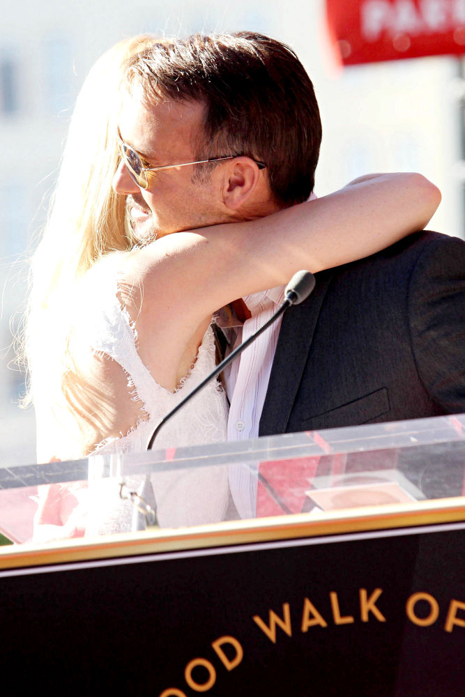 Gwyneth Paltrow;Tim McGraw;<br>Gwyneth Paltrow Hollywood Walk of Fame Star Induction Ceremony