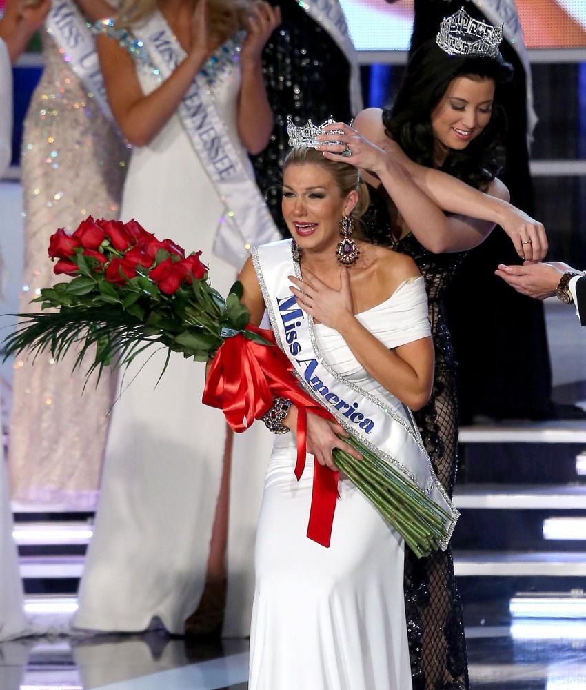 Mallory Hagan;Laura Kaeppeler;<br>2013 Miss America Final Competition