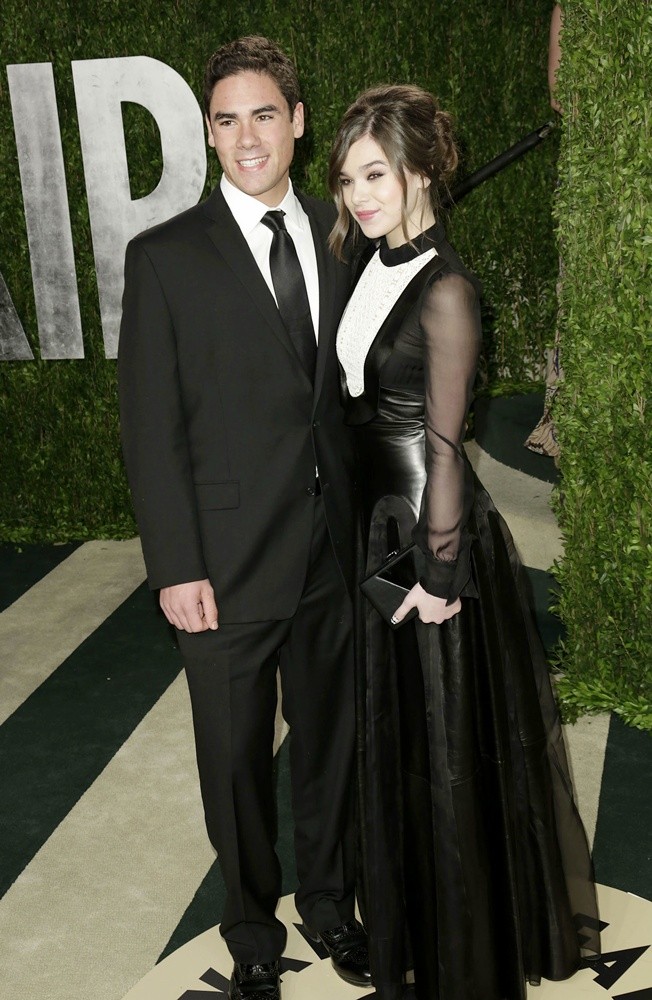 Hailee Steinfeld;<br>2013 Vanity Fair Oscar Party - Arrivals
