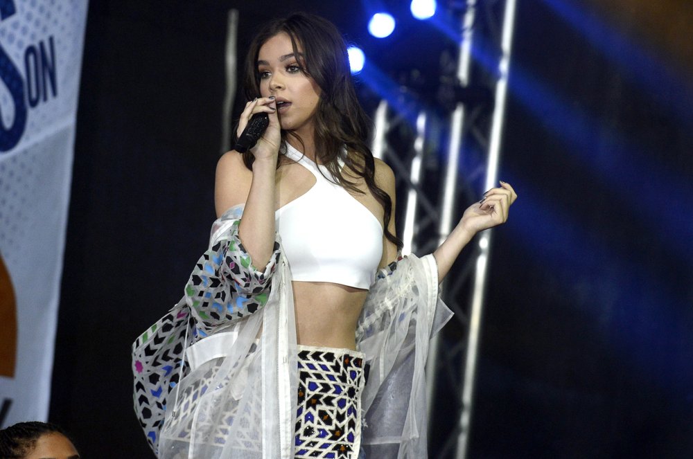 Hailee Steinfeld Performing on NBC's Today