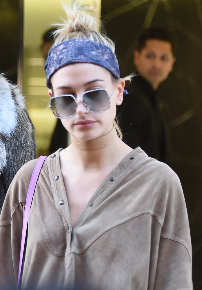Hailey Baldwin Goes Shopping During Fashion Week