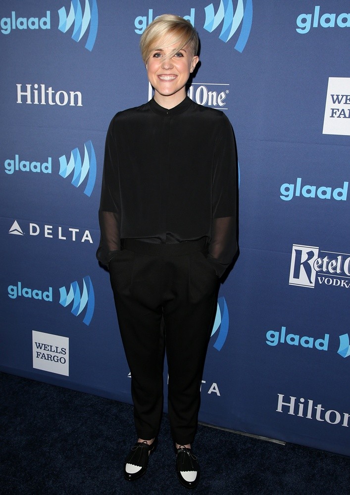 hannah hart Picture 1 - Logo TV’s 2014 NewNowNext Awards - Arrivals