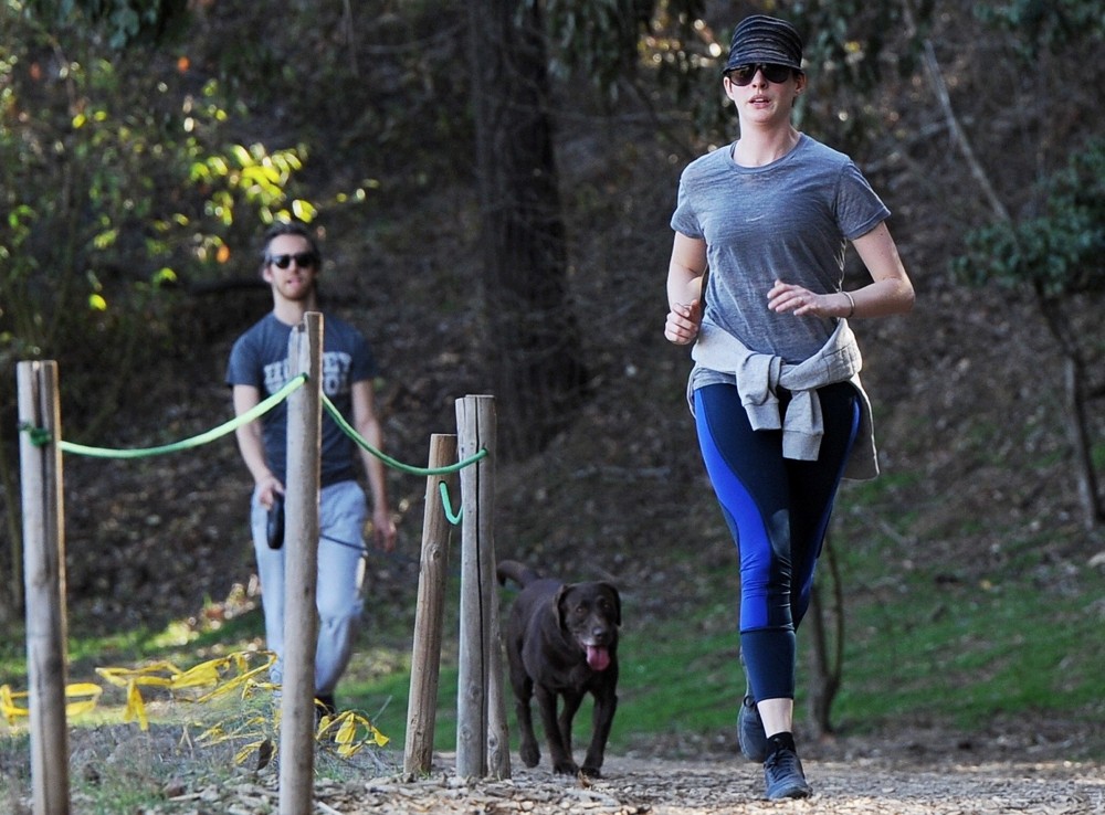 Anne Hathaway Jogging with Adam Shulman and Their Dog