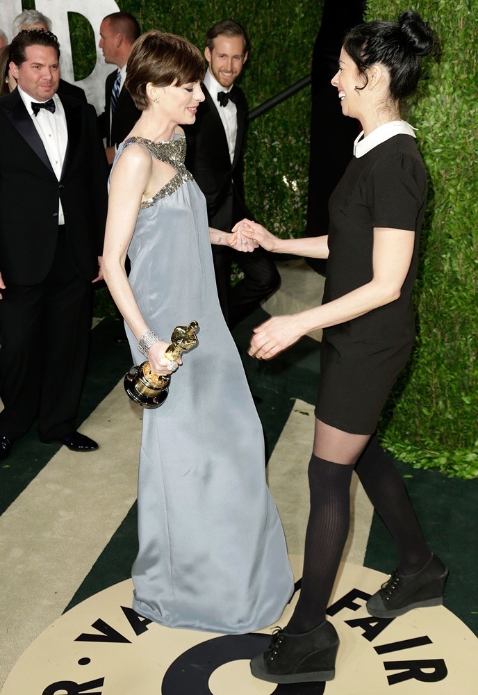 Anne Hathaway;Sarah Silverman;<br>2013 Vanity Fair Oscar Party - Arrivals