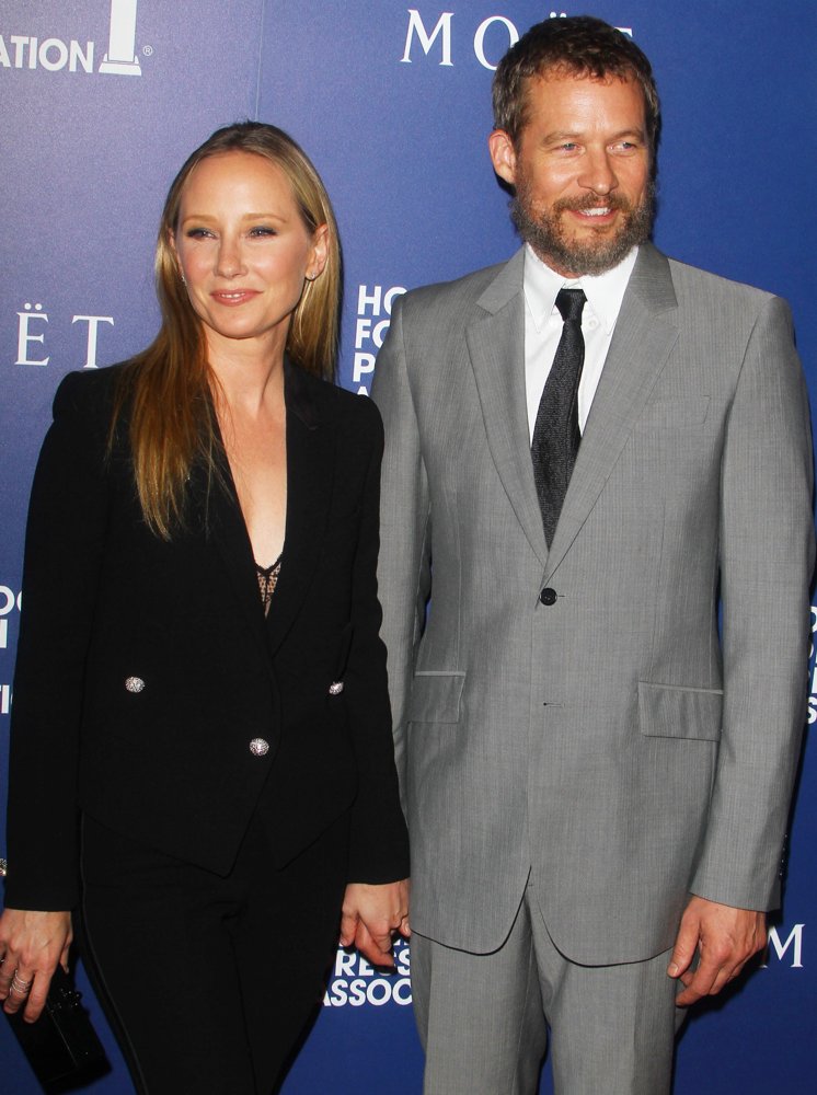 Anne Heche Picture 29 - 27th Annual Independent Spirit Awards - Arrivals
