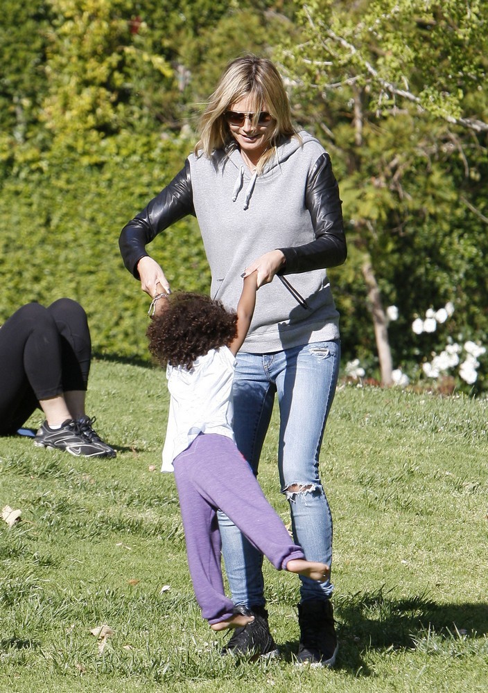 Heidi Klum;Lou Sulola Samuel;<br>Heidi Klum on A Family Day Out