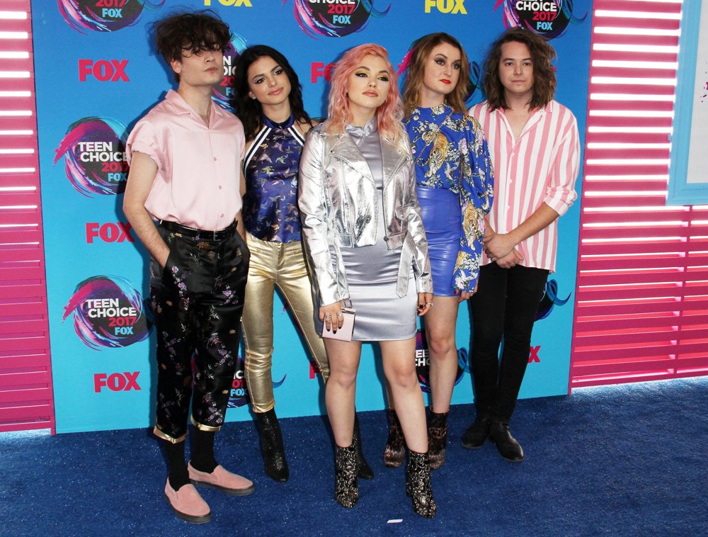 Hey Violet;<br>Teen Choice Awards 2017 - Arrivals