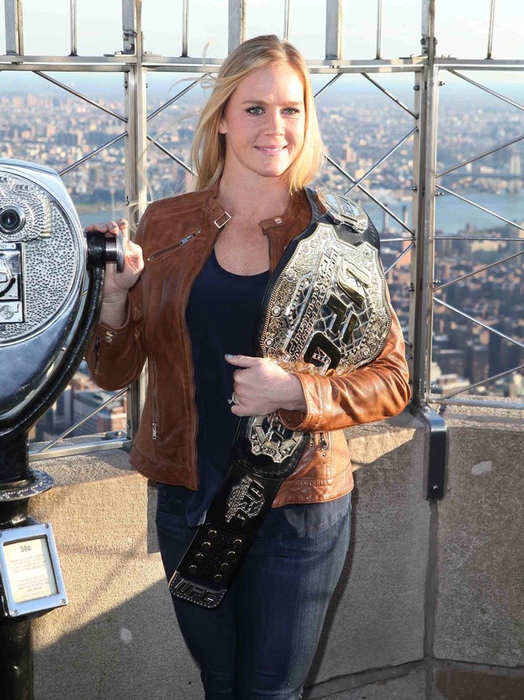 holly-holm Picture 1 - ESB Host UFC Womens Bantamweight Championship